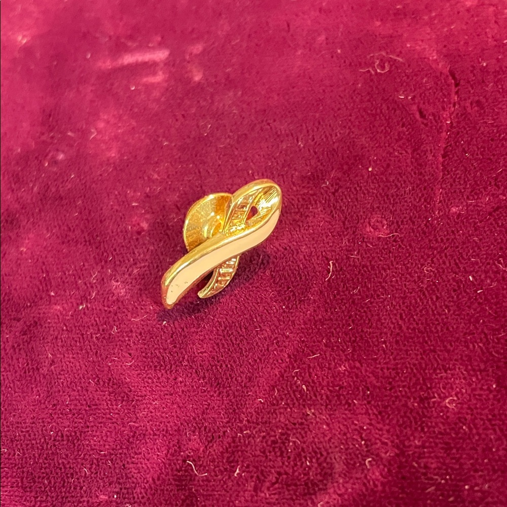 Gold Tone Awareness Ribbon Pin Brooch‎ Lapel Pin